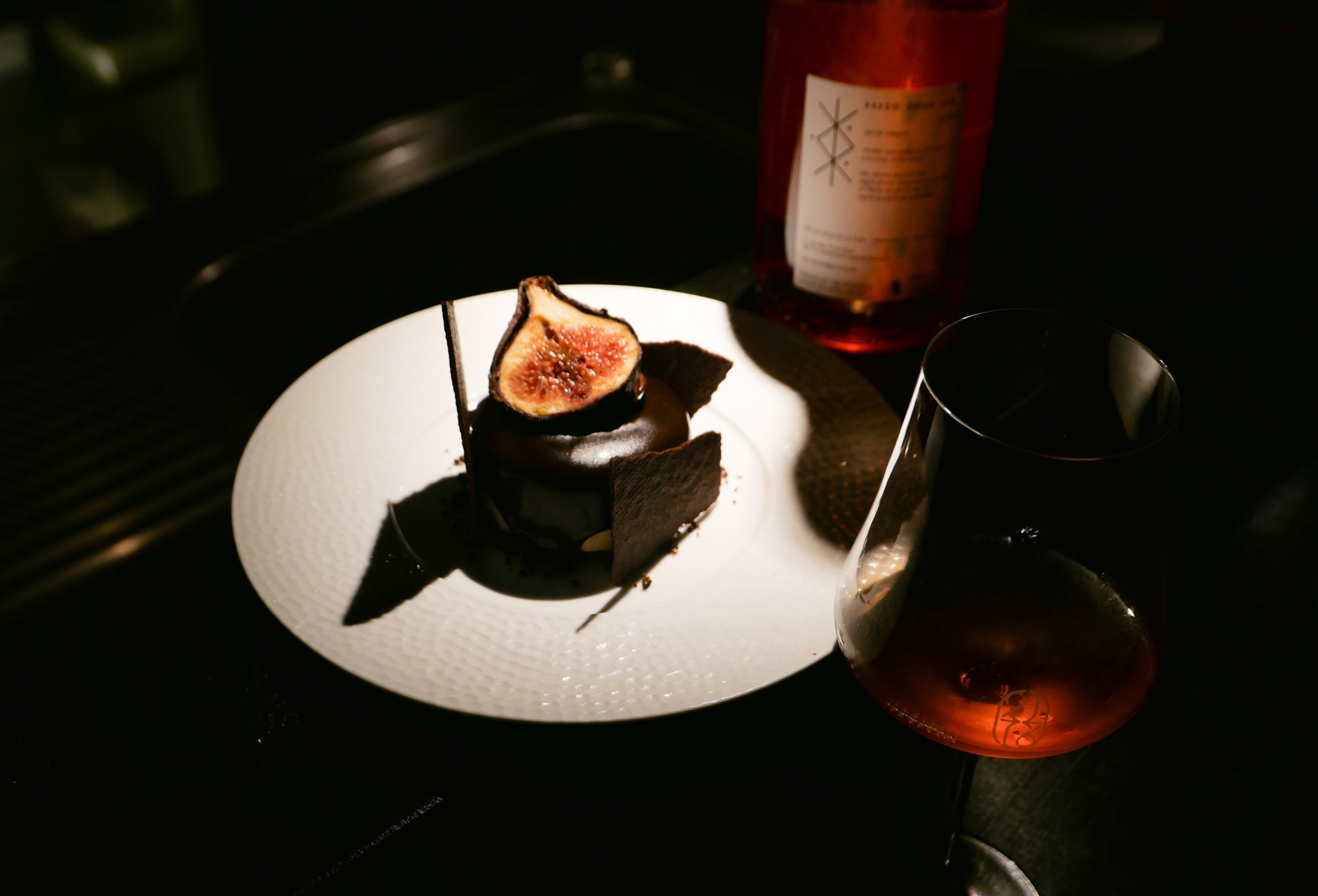 Figue rôtie au chocolat et vin de macération
